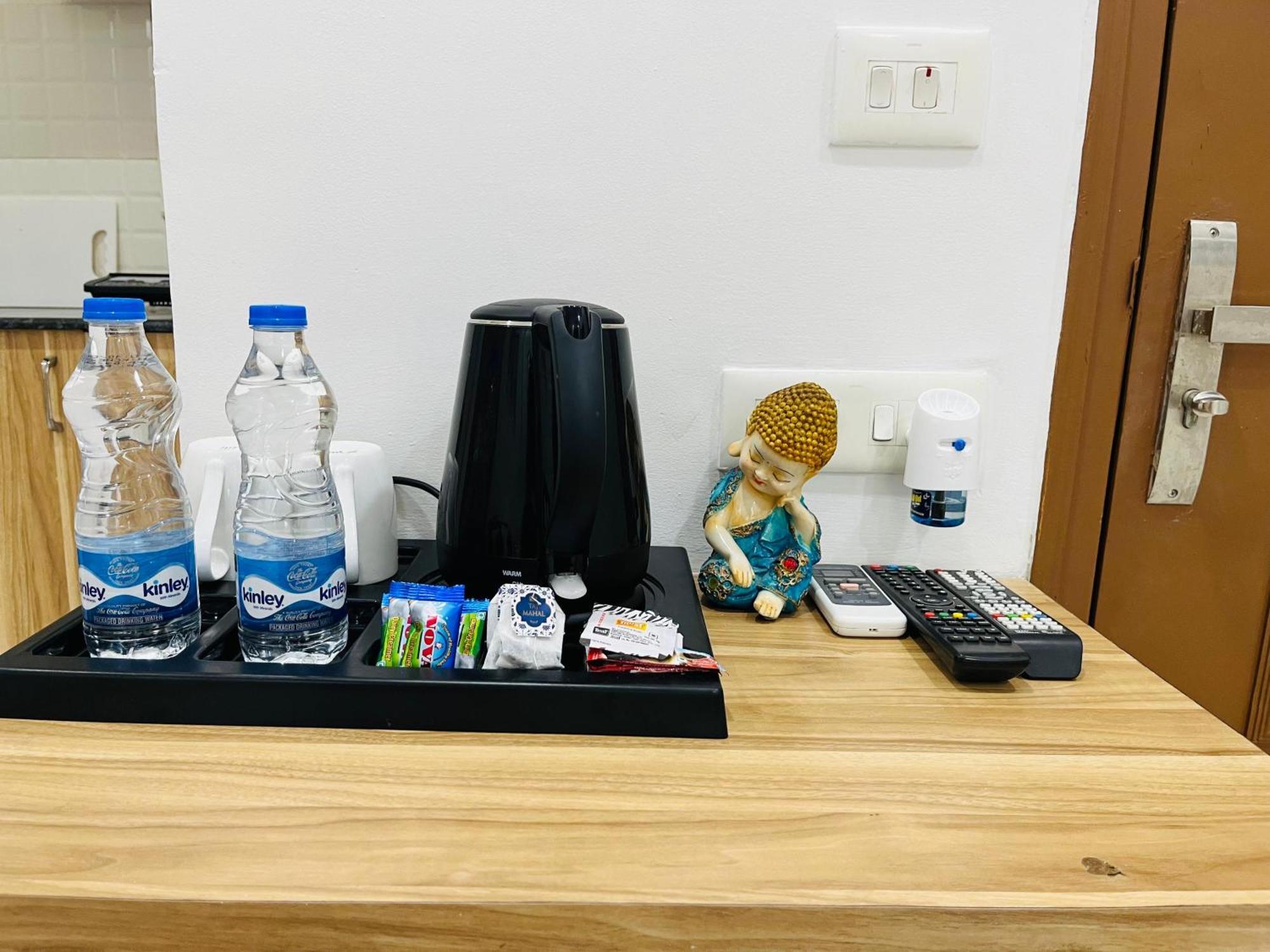 The Lodgers Studio Apartment Infront Of Artemis Hospital Gurugram Gurgaon Eksteriør billede