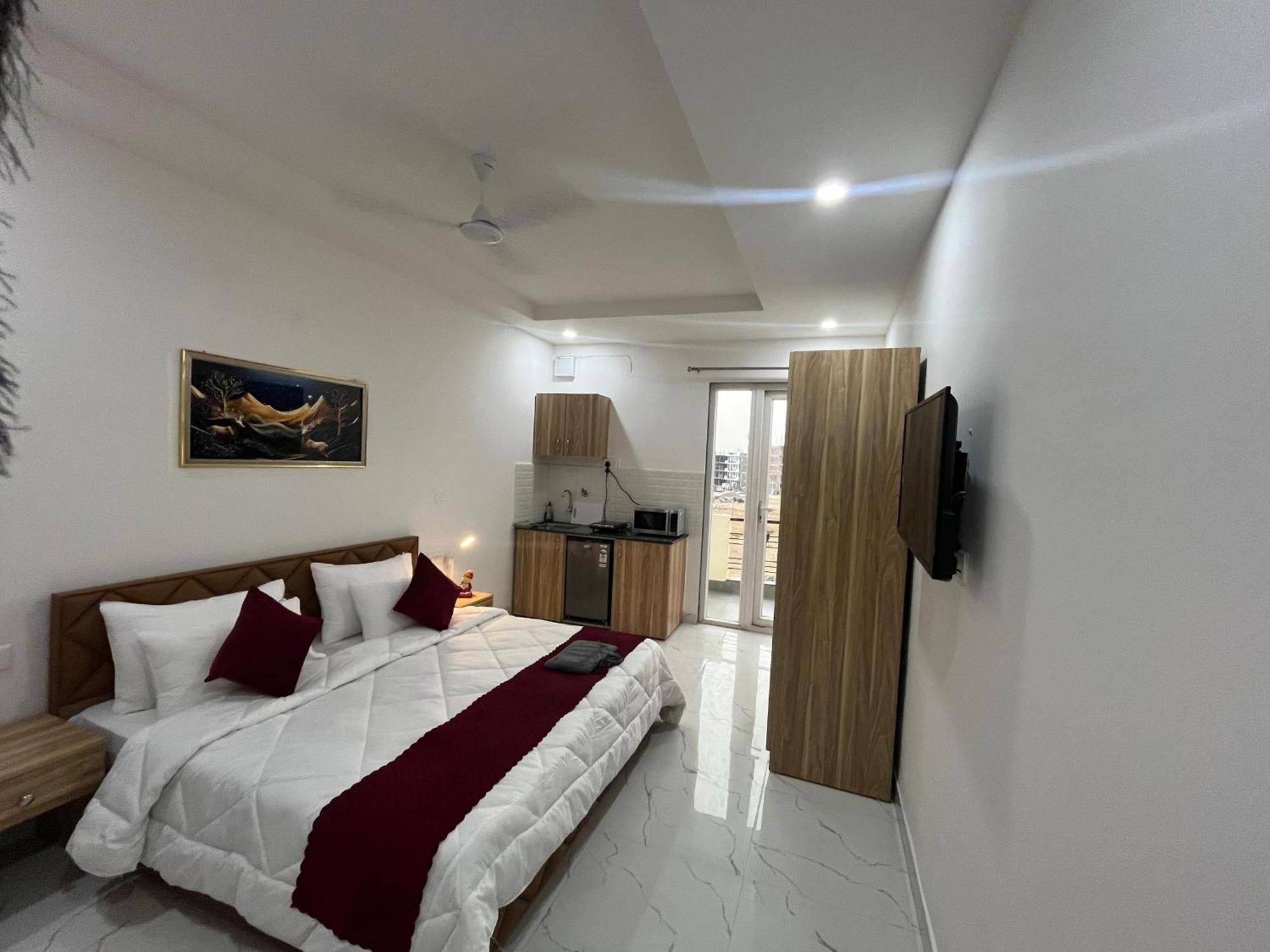 The Lodgers Studio Apartment Infront Of Artemis Hospital Gurugram Gurgaon Eksteriør billede