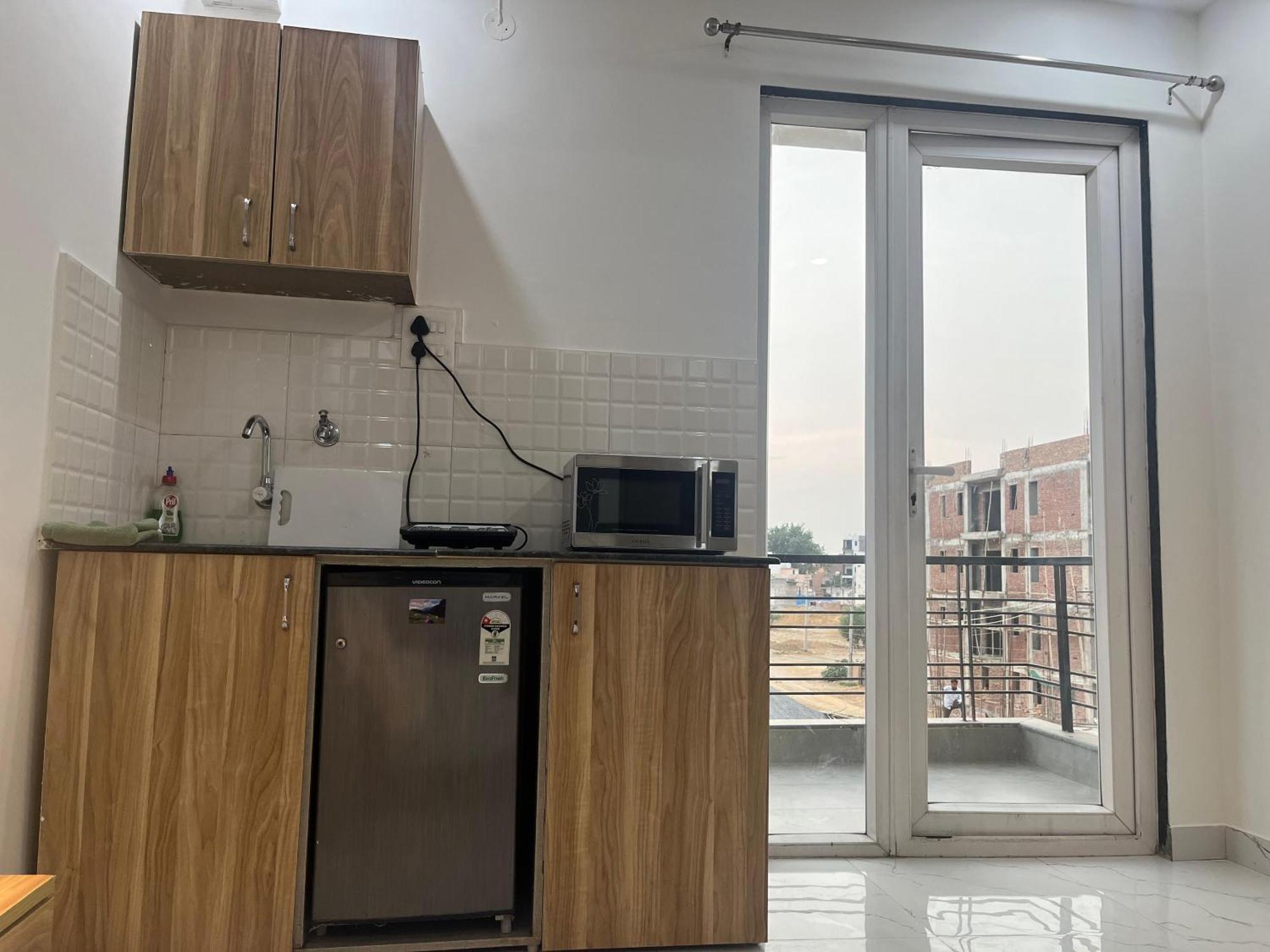 The Lodgers Studio Apartment Infront Of Artemis Hospital Gurugram Gurgaon Eksteriør billede
