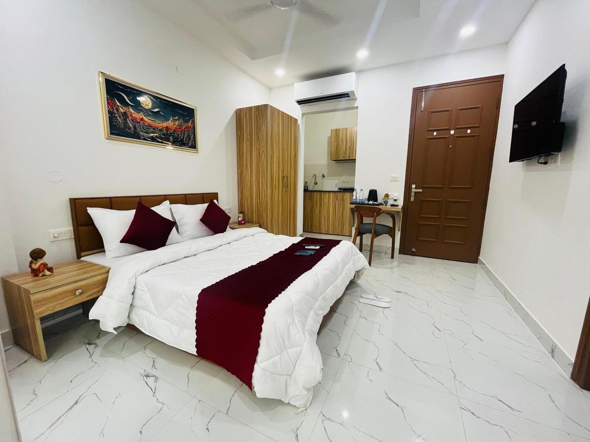 The Lodgers Studio Apartment Infront Of Artemis Hospital Gurugram Gurgaon Eksteriør billede