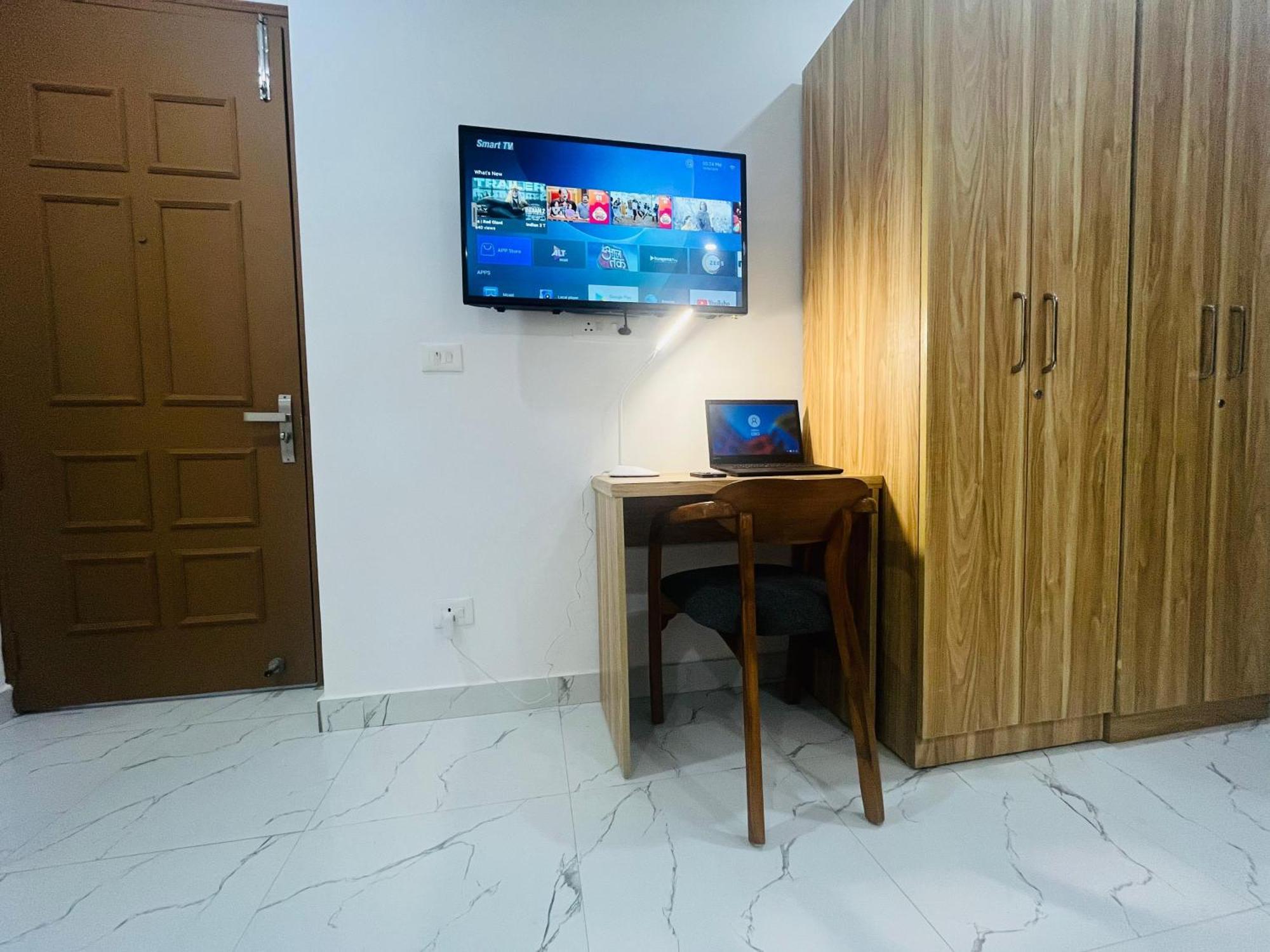 The Lodgers Studio Apartment Infront Of Artemis Hospital Gurugram Gurgaon Eksteriør billede