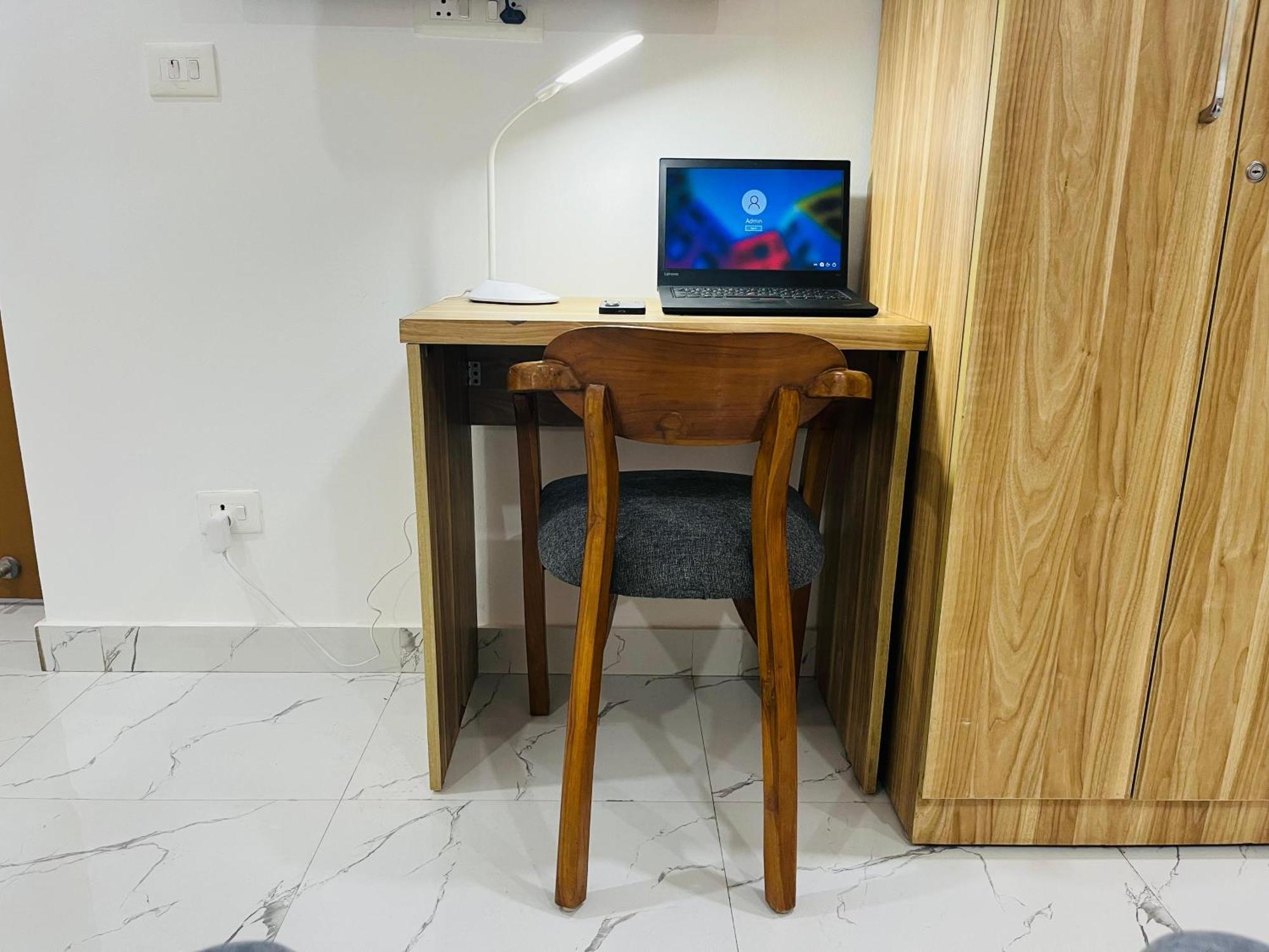 The Lodgers Studio Apartment Infront Of Artemis Hospital Gurugram Gurgaon Eksteriør billede