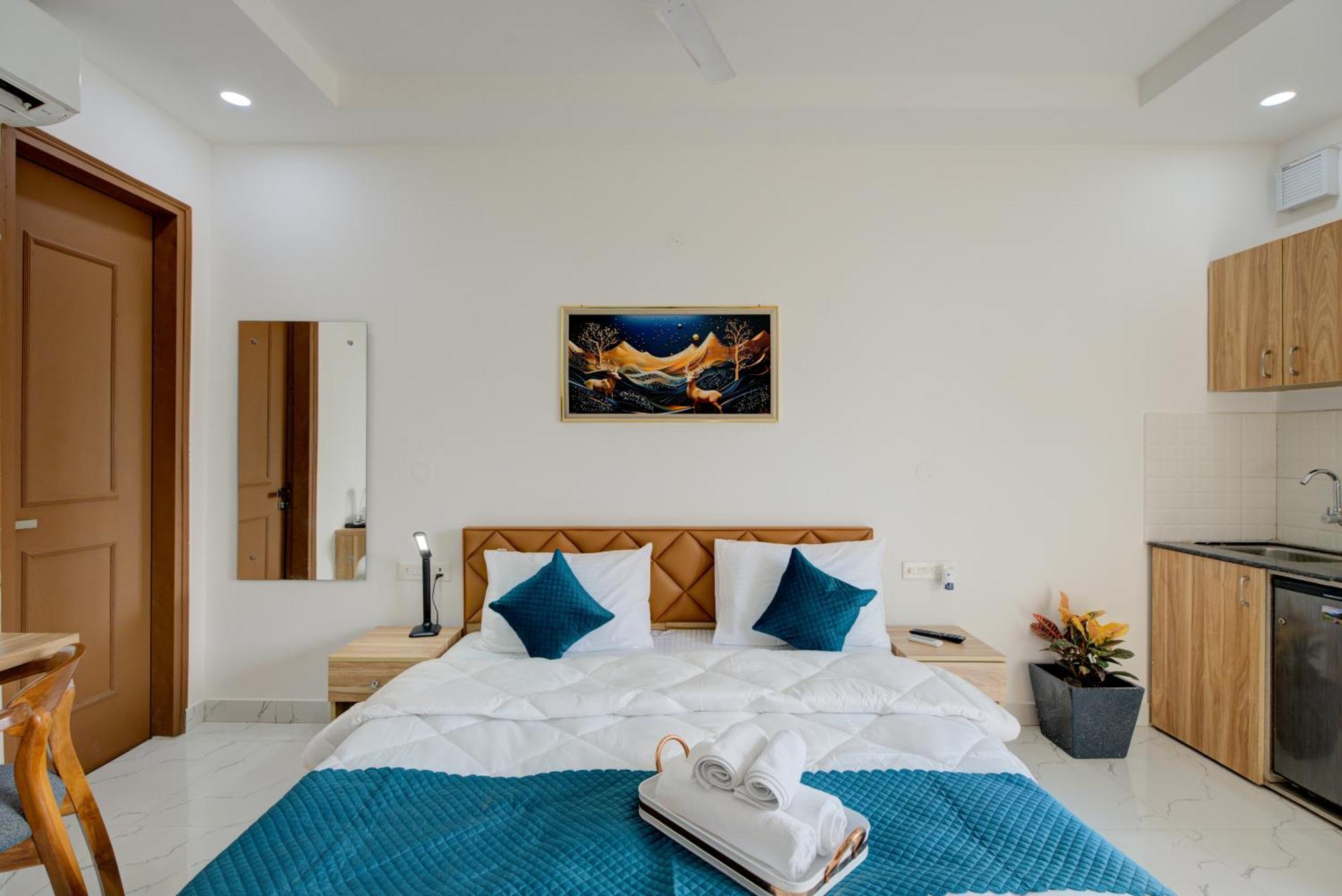 The Lodgers Studio Apartment Infront Of Artemis Hospital Gurugram Gurgaon Eksteriør billede