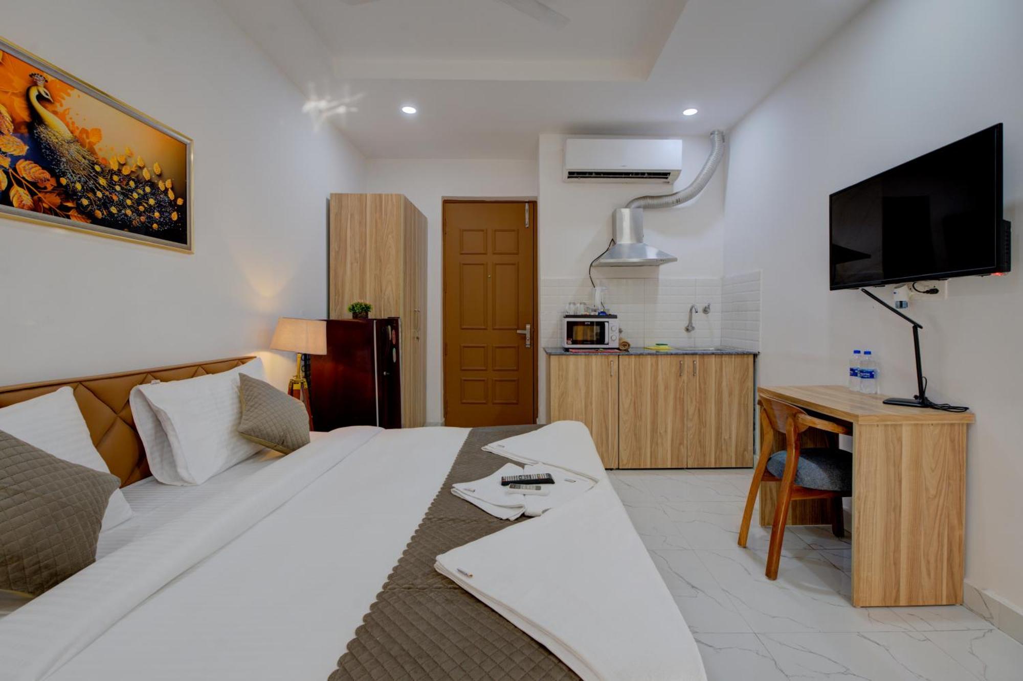 The Lodgers Studio Apartment Infront Of Artemis Hospital Gurugram Gurgaon Eksteriør billede