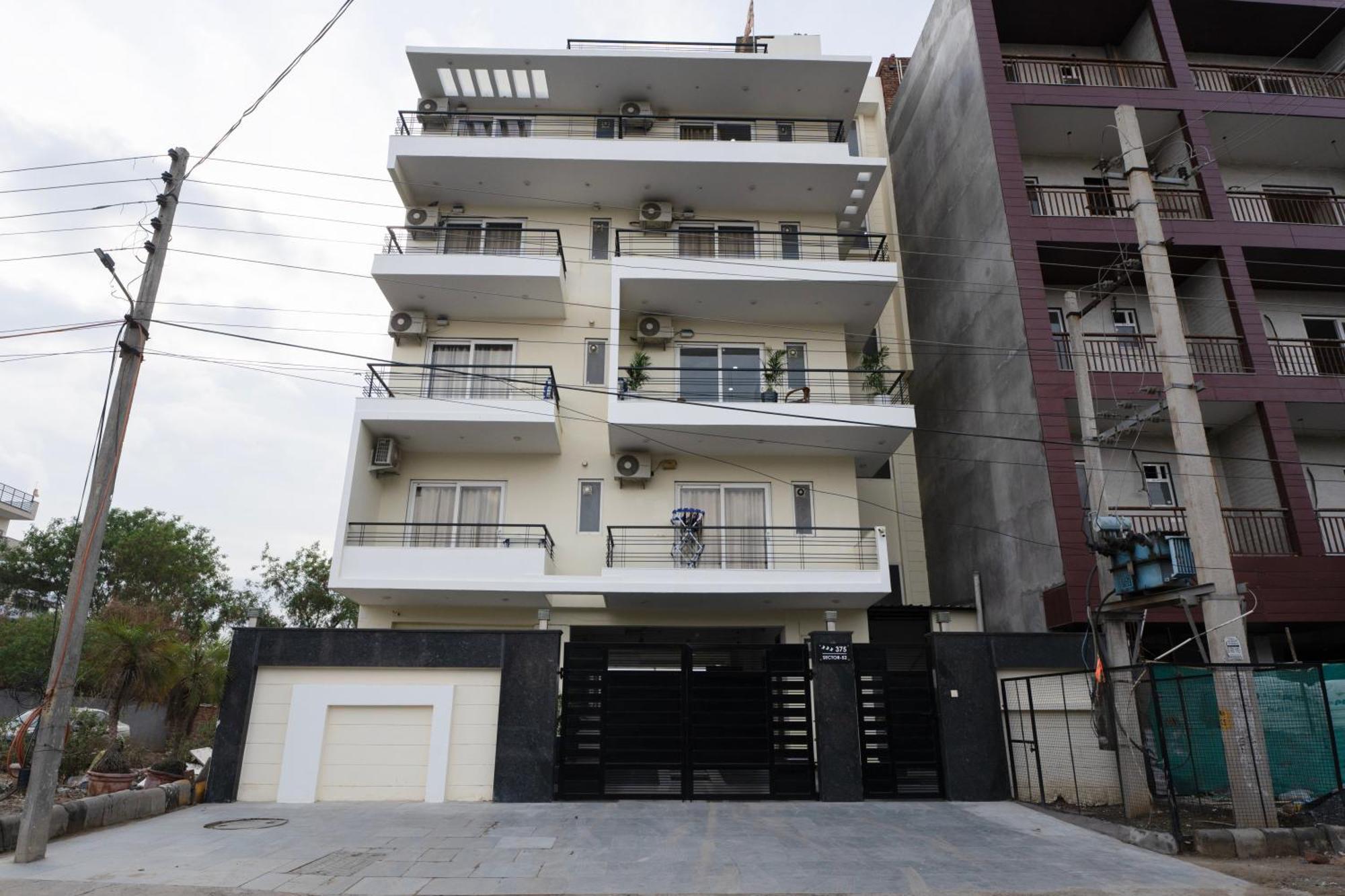 The Lodgers Studio Apartment Infront Of Artemis Hospital Gurugram Gurgaon Eksteriør billede